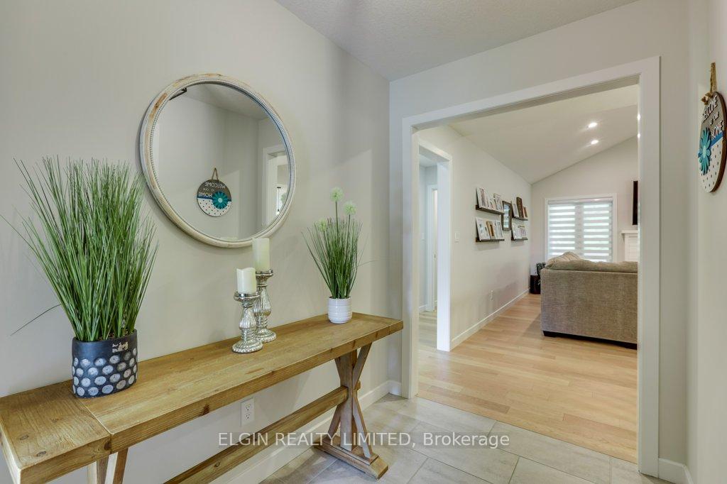 Photo 6 of 54 Acorn Trail, St. Thomas — HOMEH