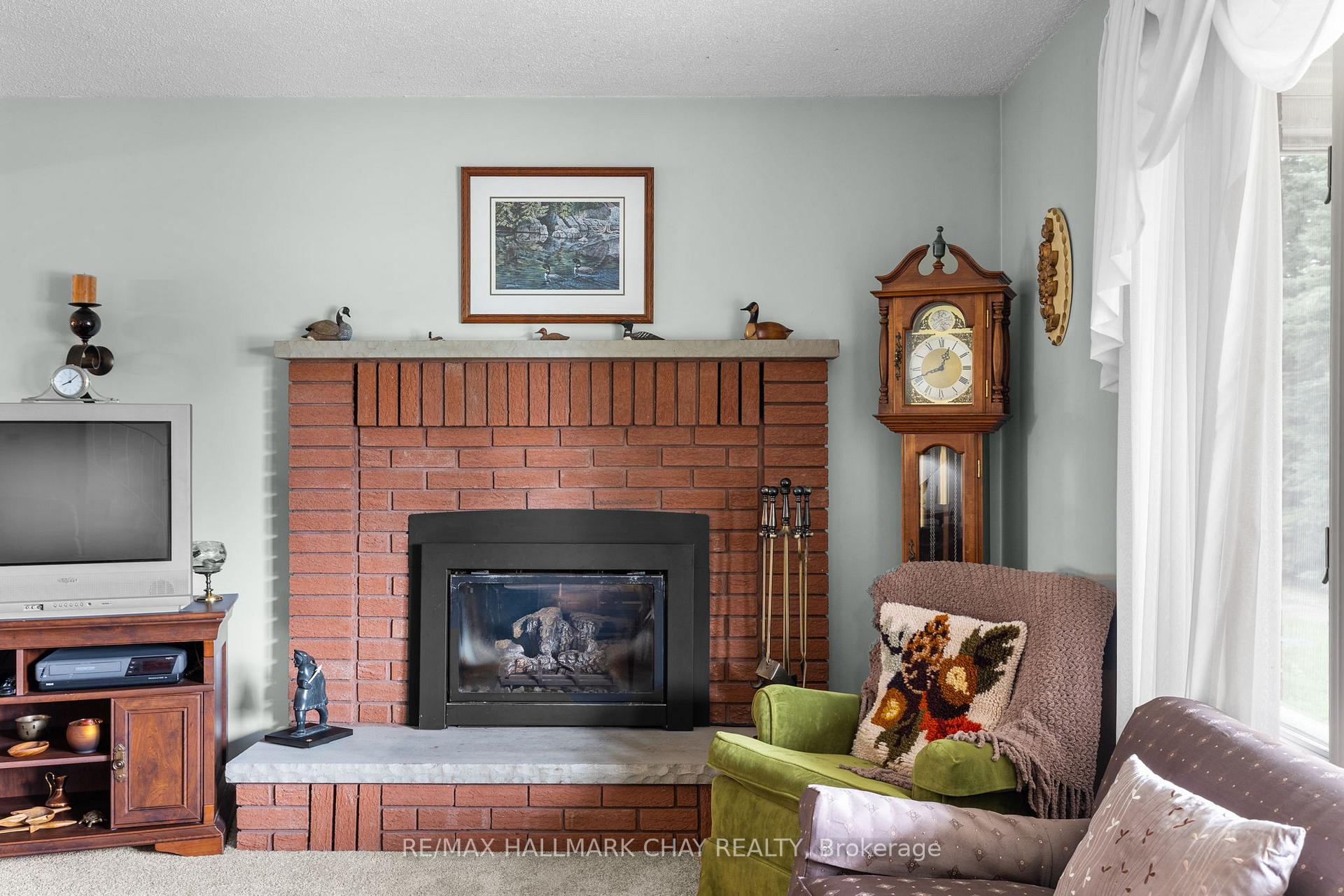 Photo 8 of 3093 Hwy 26, Springwater, Rural Springwater — HOMEH
