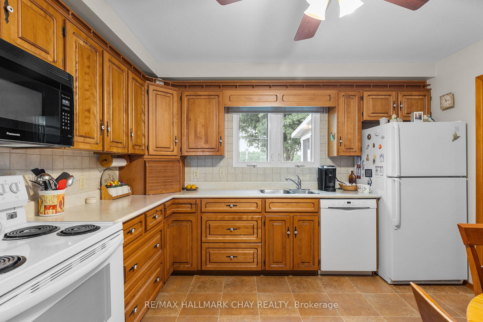 Photo 9 of 3093 Hwy 26, Springwater, Rural Springwater — HOMEH