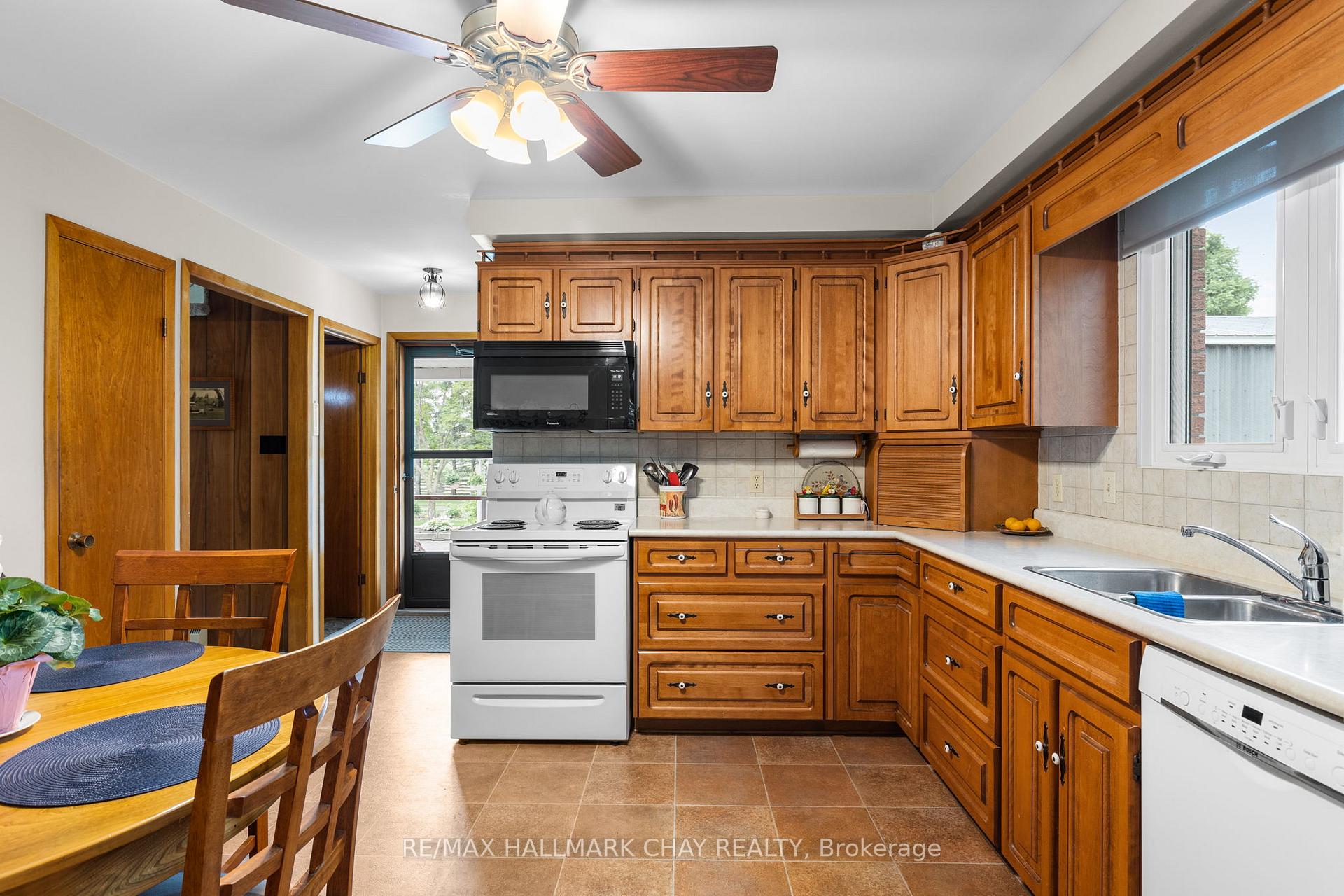Photo 10 of 3093 Hwy 26, Springwater, Rural Springwater — HOMEH