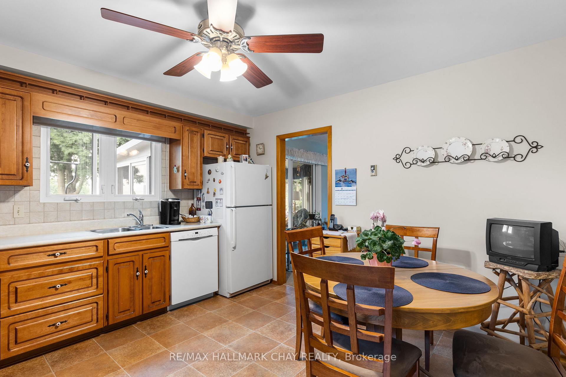 Photo 11 of 3093 Hwy 26, Springwater, Rural Springwater — HOMEH