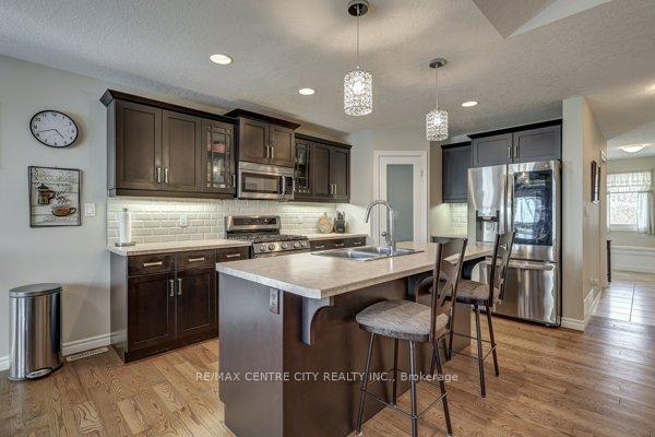 Photo 9 of 19 Blairmont Terrace, St. Thomas — HOMEH