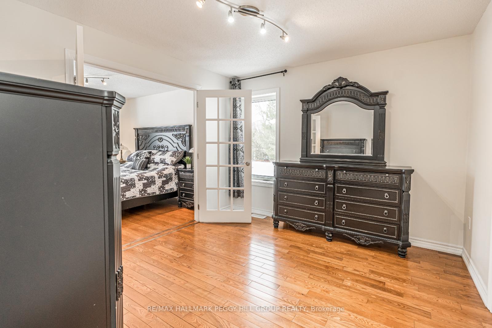 Photo 12 of 1032 Flos 4 Road E, Springwater, Phelpston — HOMEH