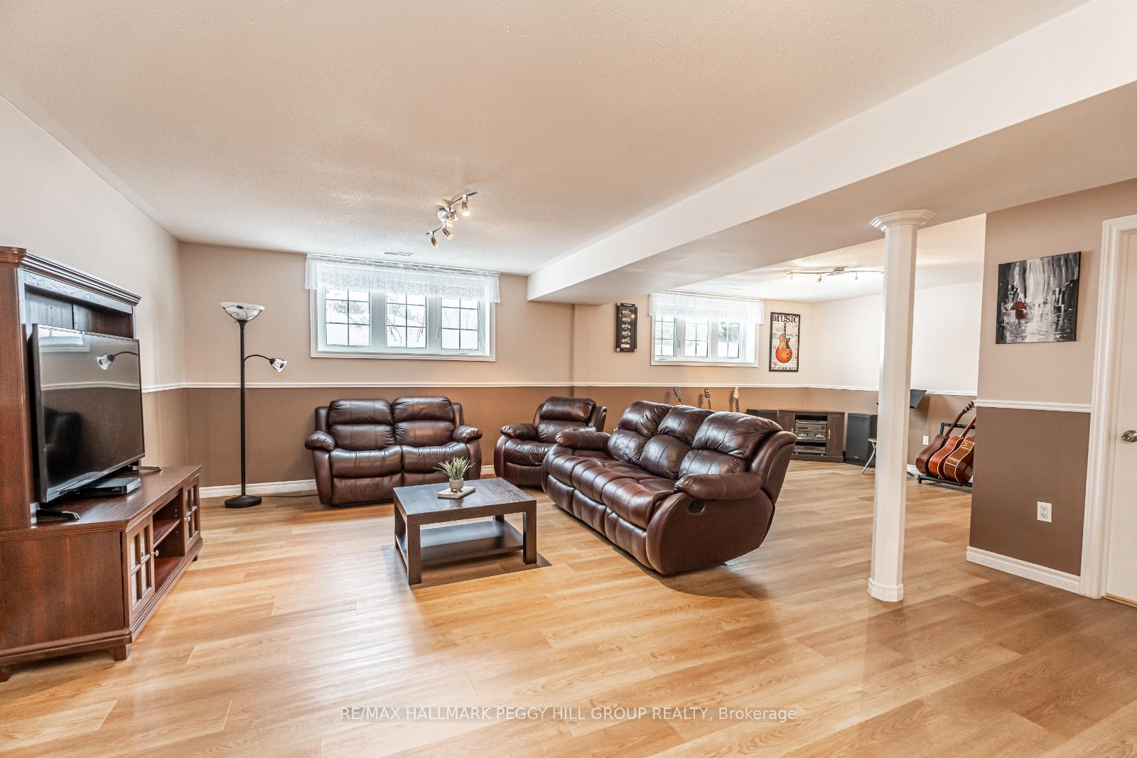 Photo 14 of 1032 Flos 4 Road E, Springwater, Phelpston — HOMEH