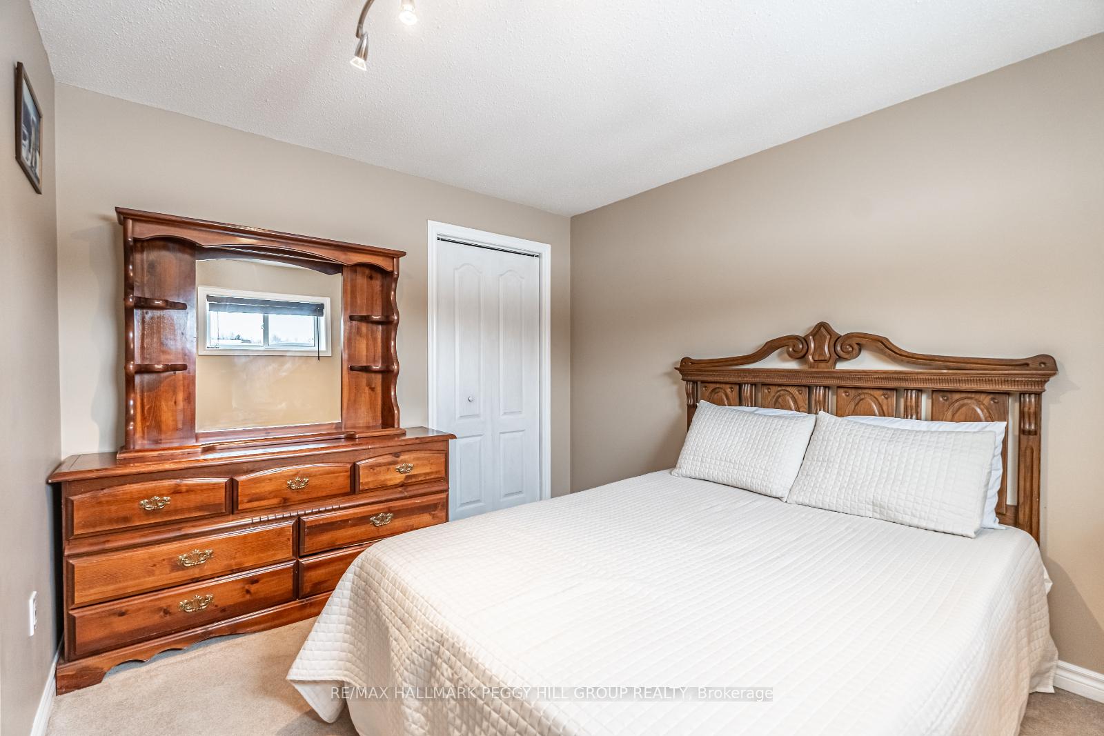 Photo 16 of 1032 Flos 4 Road E, Springwater, Phelpston — HOMEH