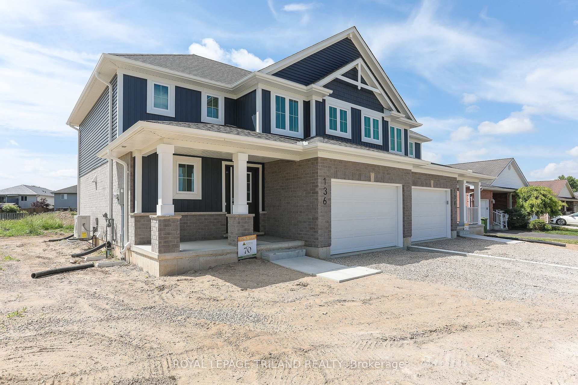 Photo 3 of 136 Manor Road, St. Thomas — HOMEH