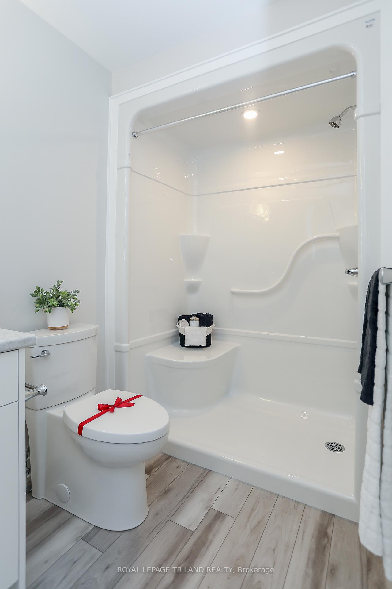 Photo 23 of 136 Manor Road, St. Thomas — HOMEH