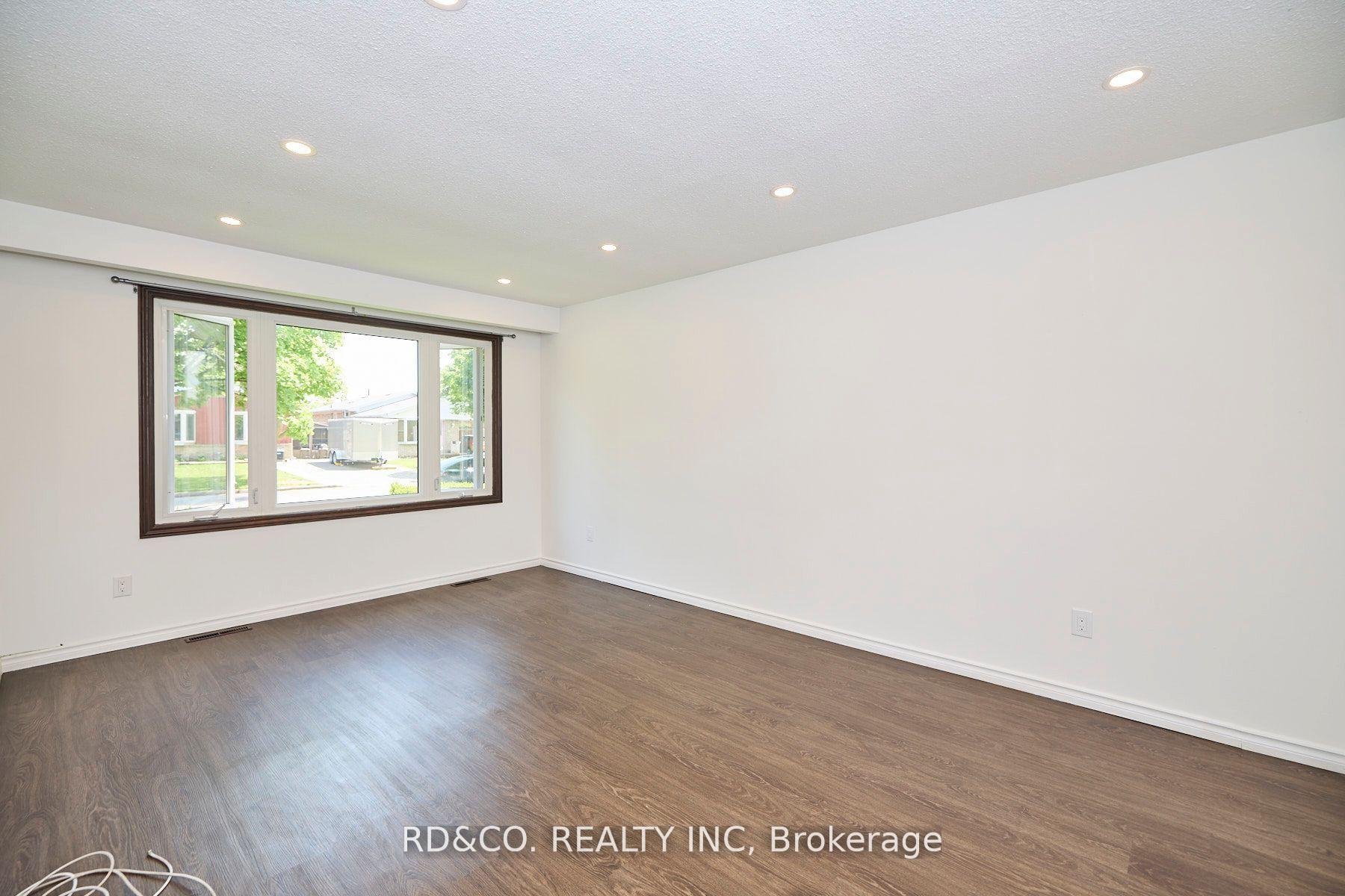 Photo 7 of 46 Loraine Drive, St. Catharines, Oakdale — HOMEH