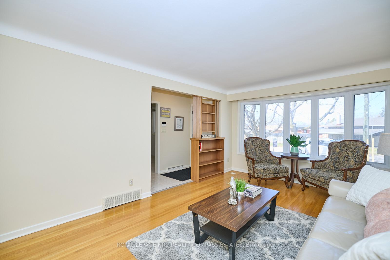Photo 5 of 8 Densgrove Drive, St. Catharines, Vine/Linwell — HOMEH