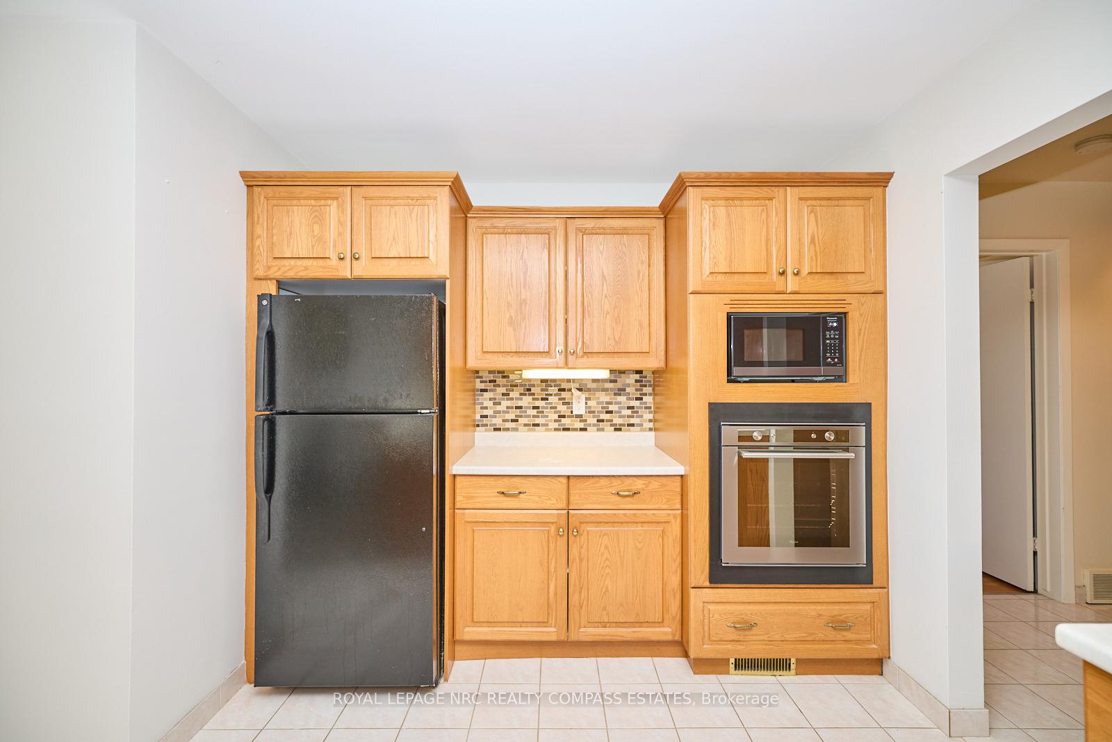 Photo 13 of 8 Densgrove Drive, St. Catharines, Vine/Linwell — HOMEH