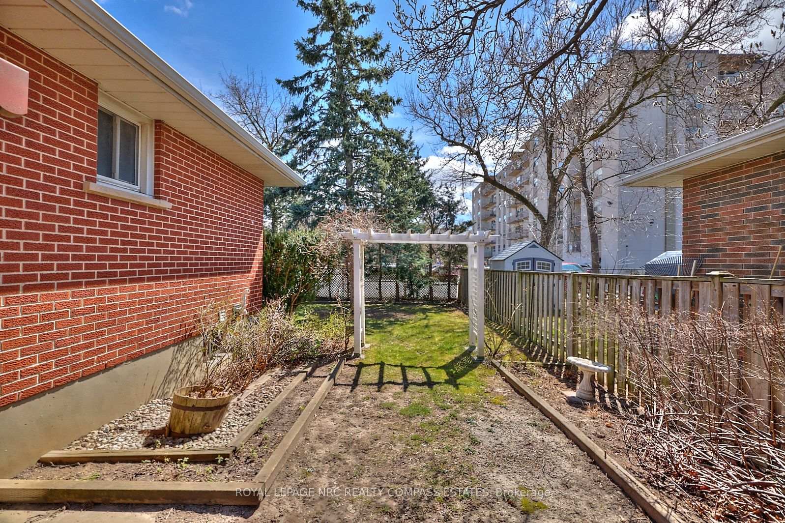 Photo 34 of 8 Densgrove Drive, St. Catharines, Vine/Linwell — HOMEH