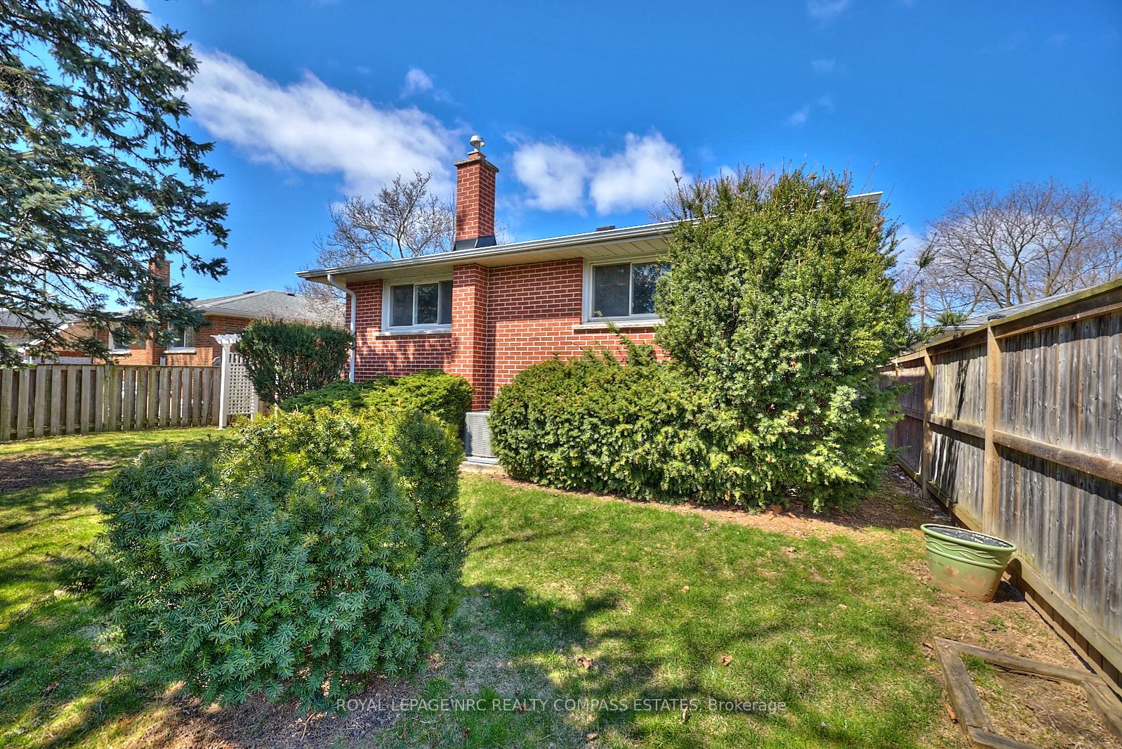 Photo 37 of 8 Densgrove Drive, St. Catharines, Vine/Linwell — HOMEH
