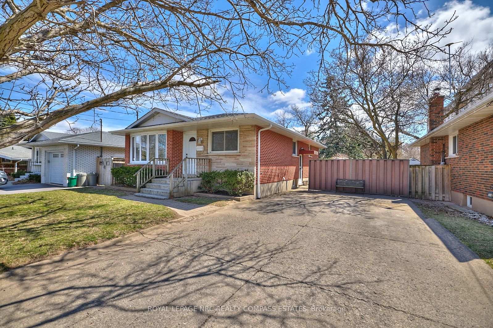 Photo 40 of 8 Densgrove Drive, St. Catharines, Vine/Linwell — HOMEH