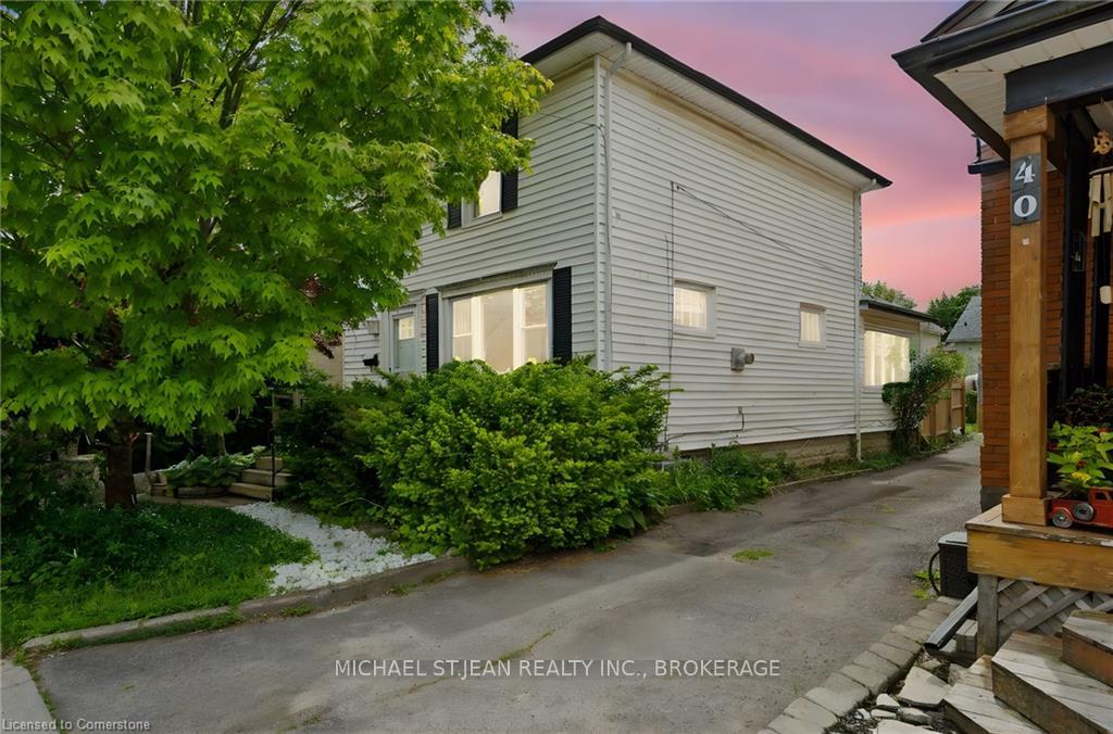 Photo 2 of 42 Chaplin Avenue, St. Catharines, Downtown — HOMEH