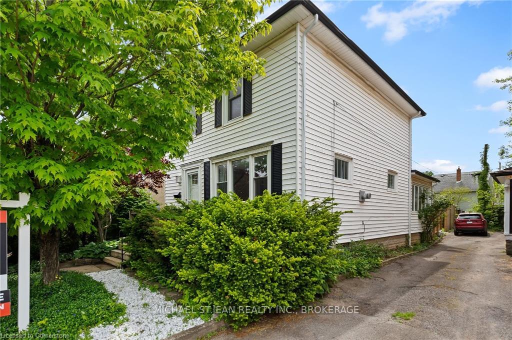 Photo 4 of 42 Chaplin Avenue, St. Catharines, Downtown — HOMEH