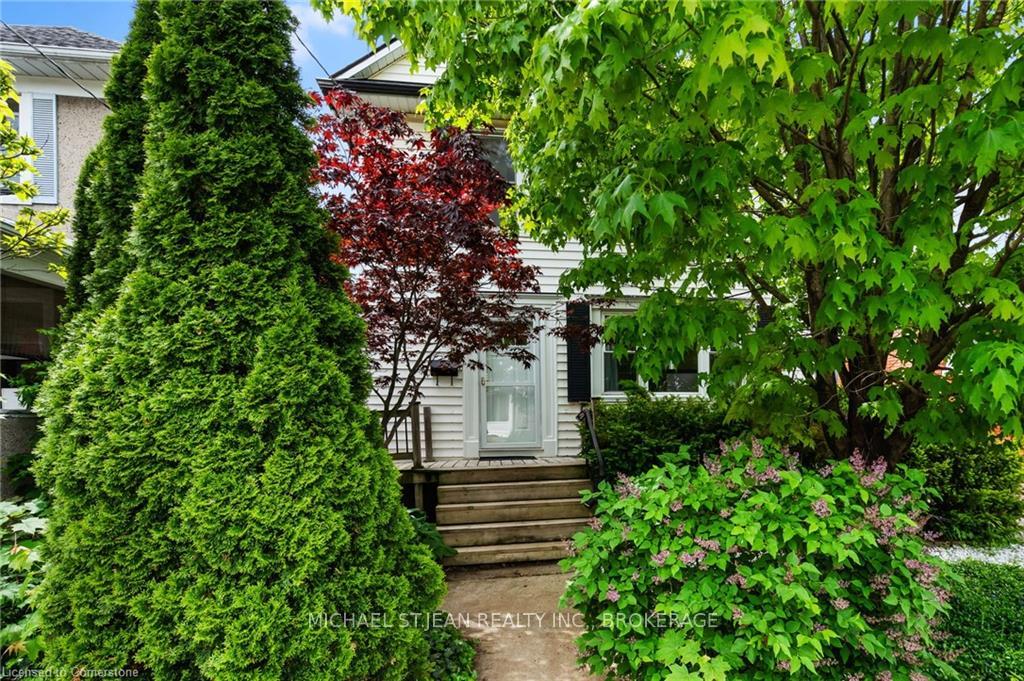 Photo 5 of 42 Chaplin Avenue, St. Catharines, Downtown — HOMEH