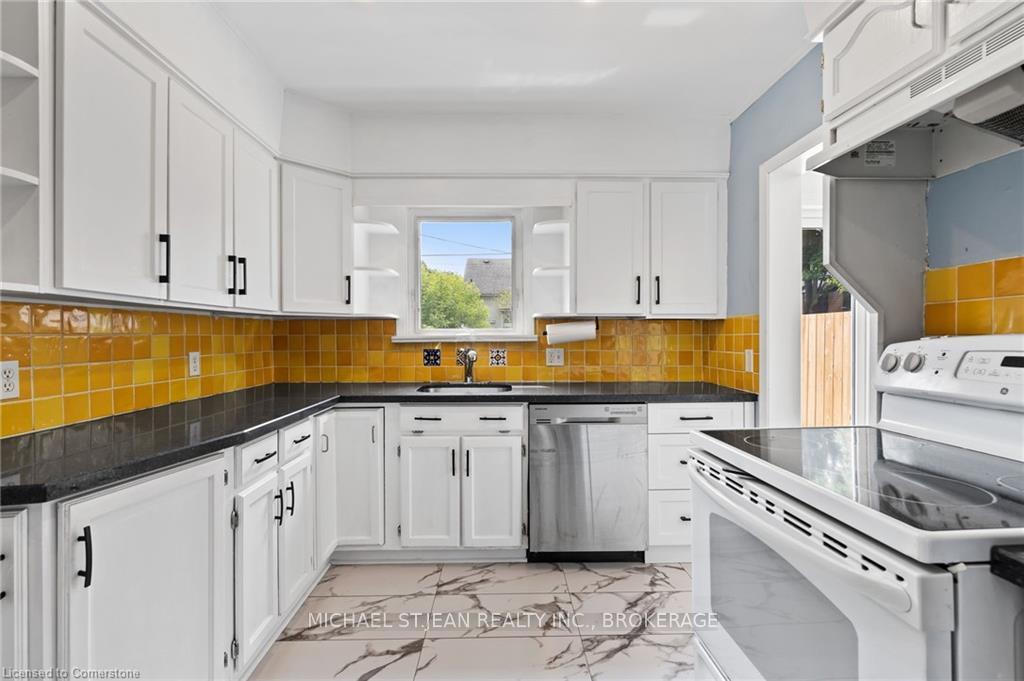 Photo 15 of 42 Chaplin Avenue, St. Catharines, Downtown — HOMEH
