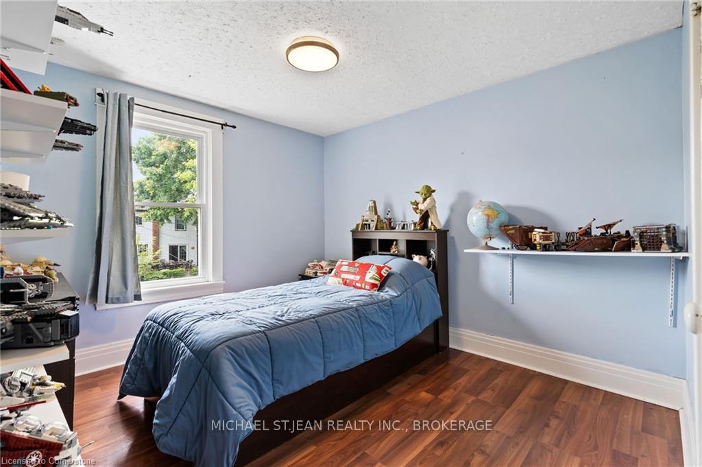Photo 23 of 42 Chaplin Avenue, St. Catharines, Downtown — HOMEH