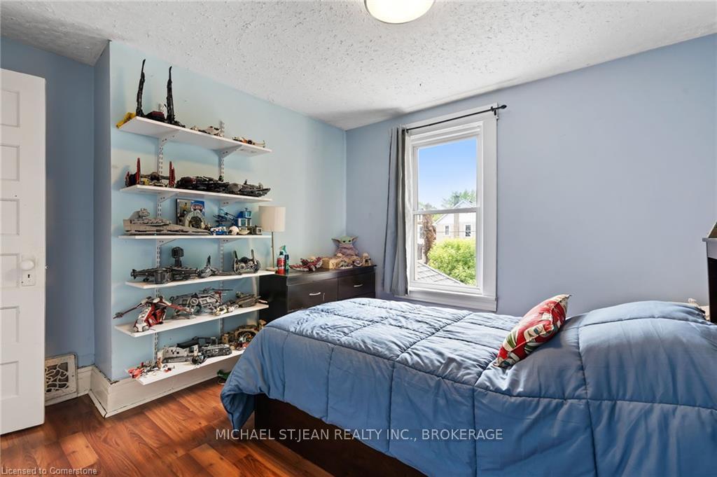 Photo 24 of 42 Chaplin Avenue, St. Catharines, Downtown — HOMEH