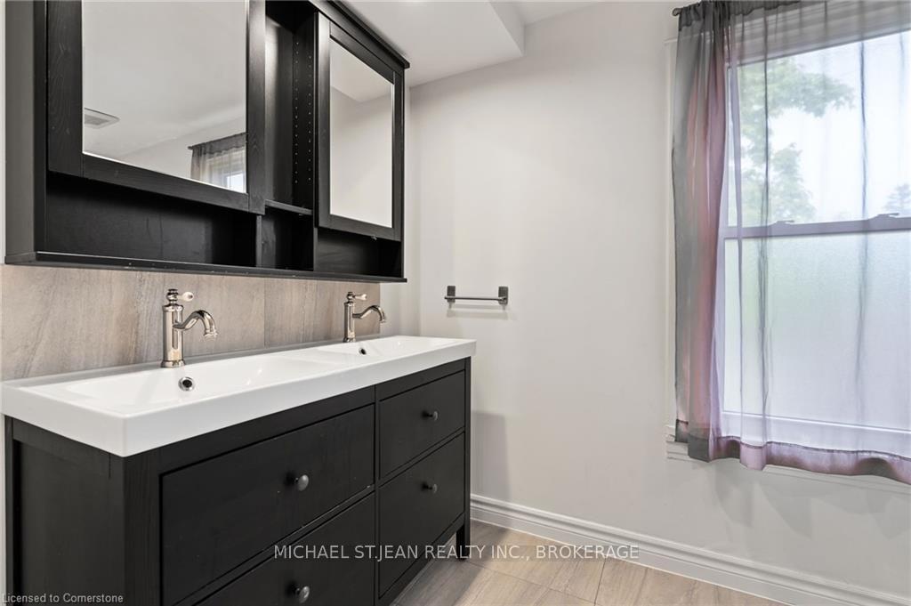 Photo 25 of 42 Chaplin Avenue, St. Catharines, Downtown — HOMEH