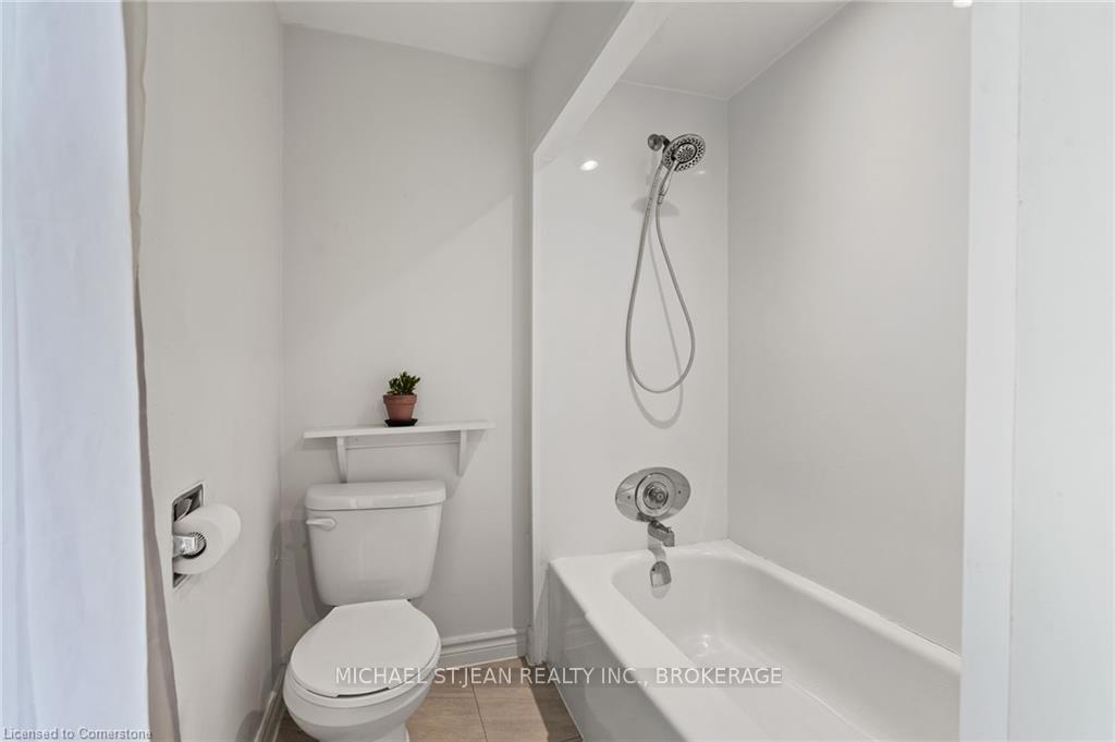 Photo 26 of 42 Chaplin Avenue, St. Catharines, Downtown — HOMEH
