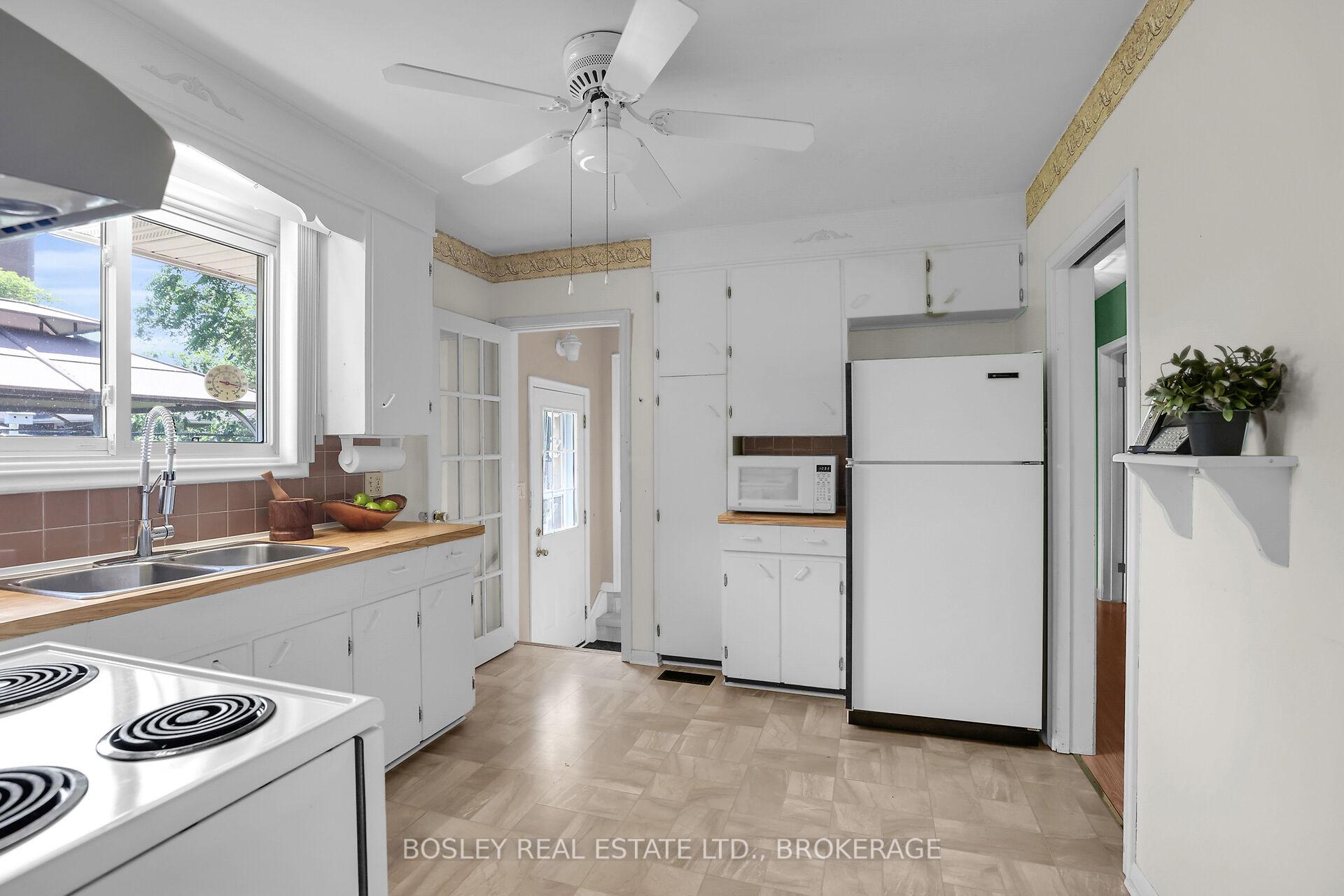 Photo 10 of 408 Bunting Road, St. Catharines, Carlton/Bunting — HOMEH