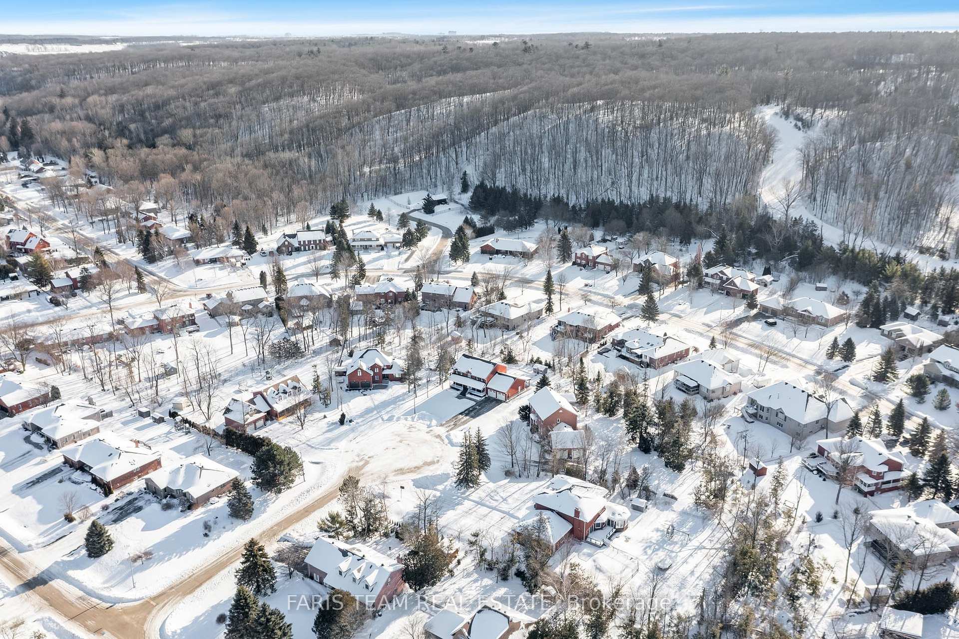 Photo 25 of 7 Winter Court, Springwater, Minesing — HOMEH