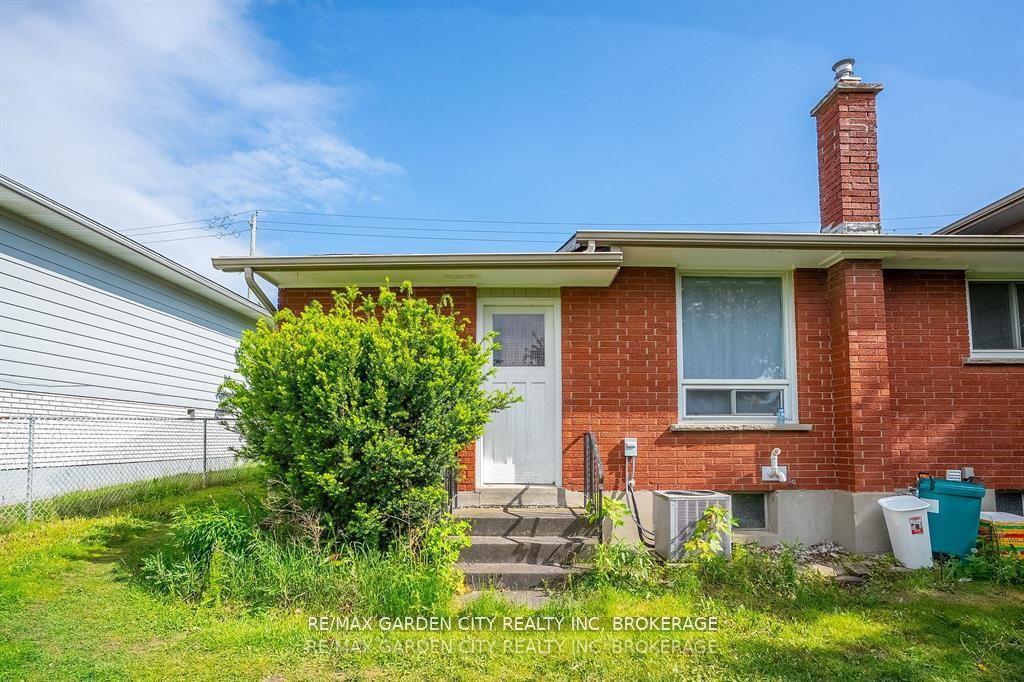 Photo 8 of 180 St. Davids Road, St. Catharines, Burleigh Hill — HOMEH