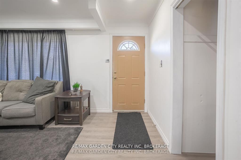 Photo 9 of 180 St. Davids Road, St. Catharines, Burleigh Hill — HOMEH