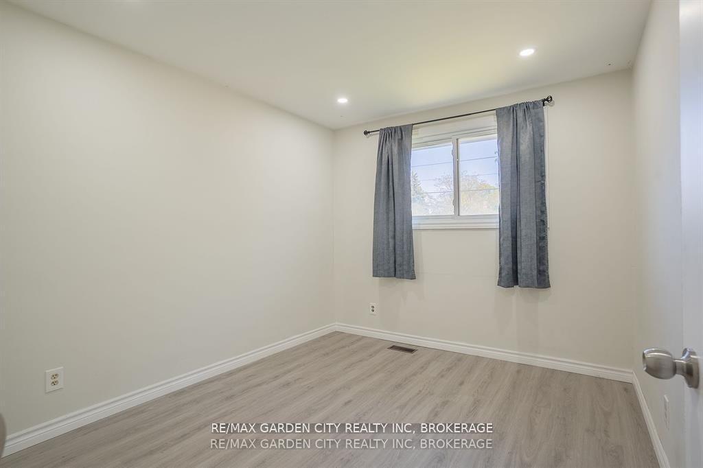 Photo 20 of 180 St. Davids Road, St. Catharines, Burleigh Hill — HOMEH