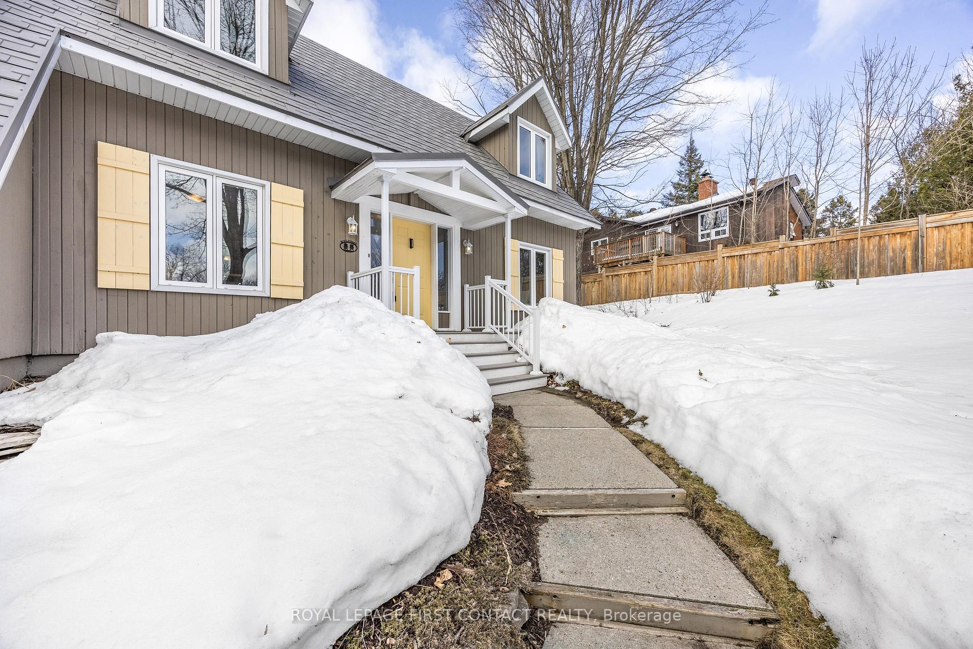 Photo 3 of 42 Belmont Crescent, Springwater, Midhurst — HOMEH