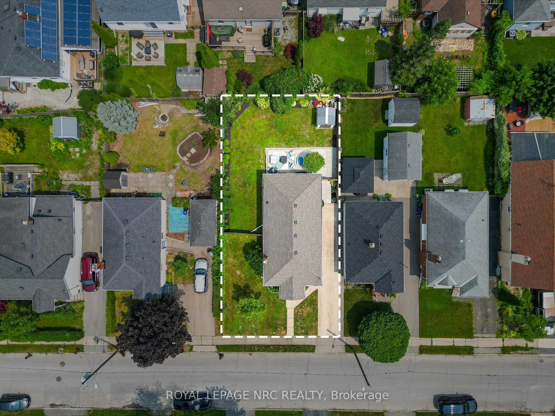 Photo 2 of 28 Ambrose Street, St. Catharines, Ridley — HOMEH