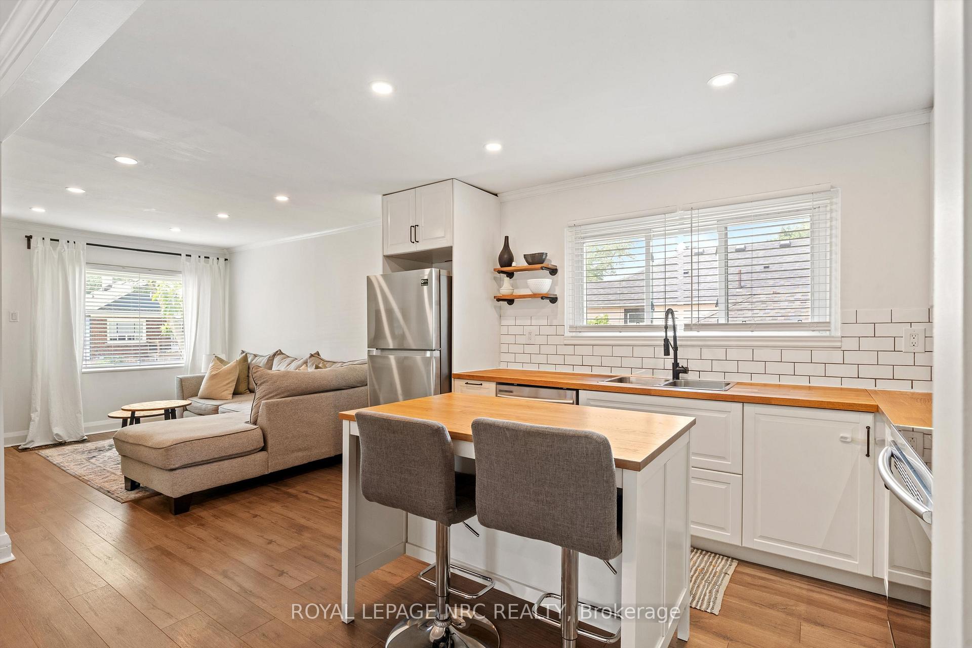 Photo 10 of 28 Ambrose Street, St. Catharines, Ridley — HOMEH