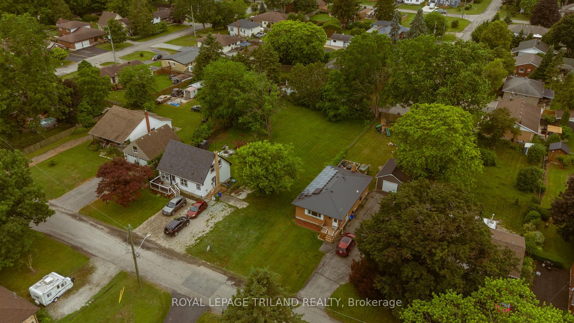 Photo 5 of 242 Alma Street, St. Thomas — HOMEH