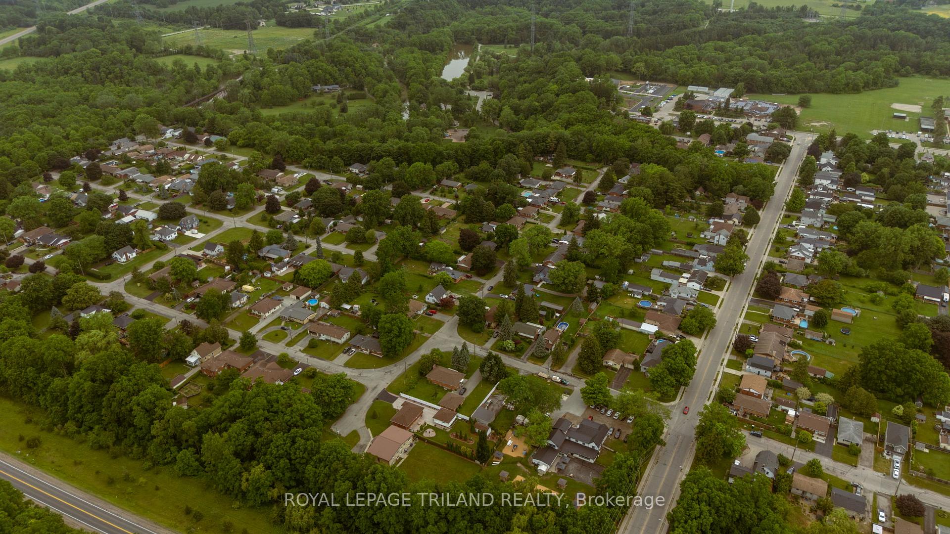 Photo 9 of 242 Alma Street, St. Thomas — HOMEH