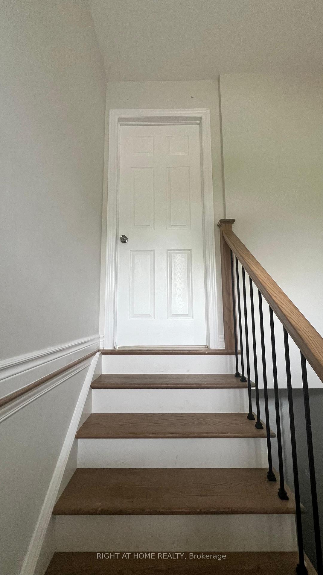 Photo 4 of Unit Upper, 259 Pelham Road, St. Catharines, Rykert/Vansickle — HOMEH