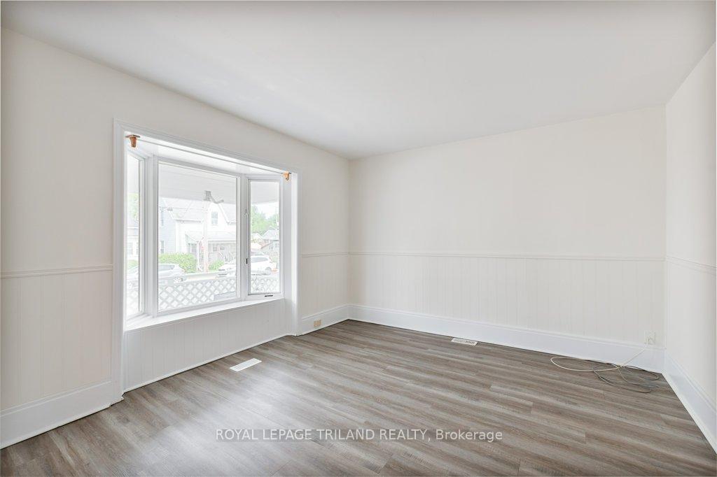 Photo 7 of 29 Inkerman Street, St. Thomas — HOMEH