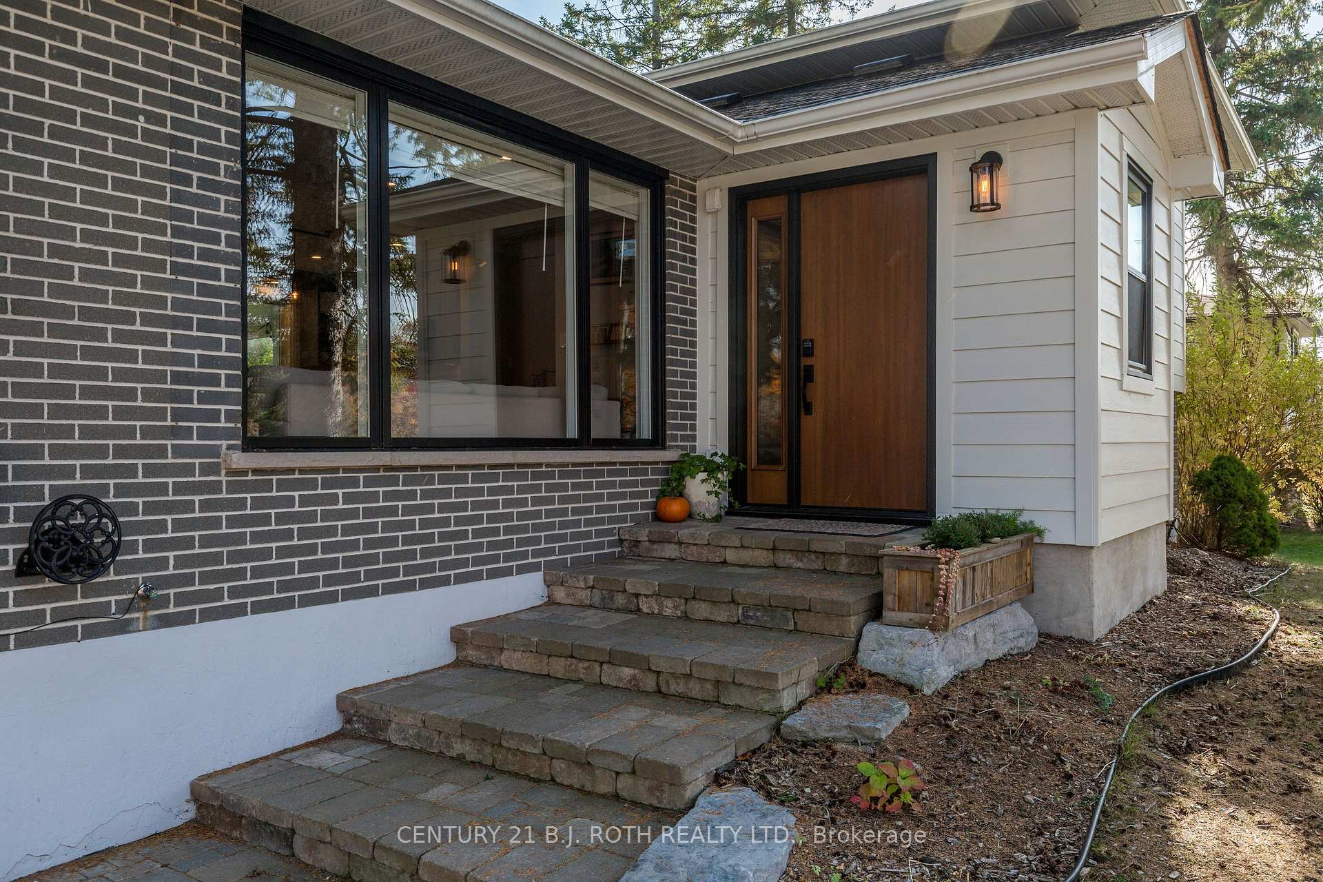 Photo 3 of 17 Finlay Mill Road, Springwater, Midhurst — HOMEH