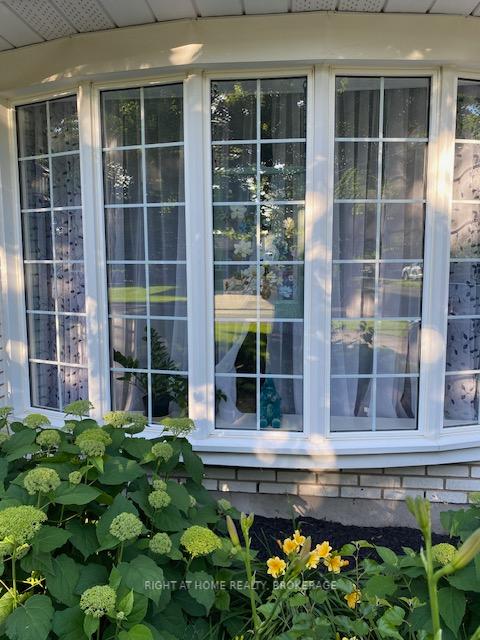 Photo 4 of 98 Windward Street, St. Catharines, Carlton/Bunting — HOMEH