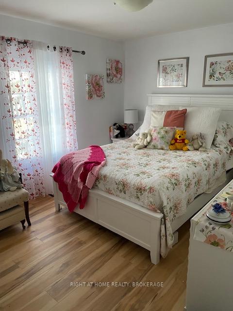 Photo 11 of 98 Windward Street, St. Catharines, Carlton/Bunting — HOMEH