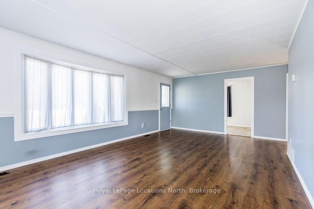 Photo 5 of 5358 Penetanguishene Road, Springwater, Rural Springwater — HOMEH