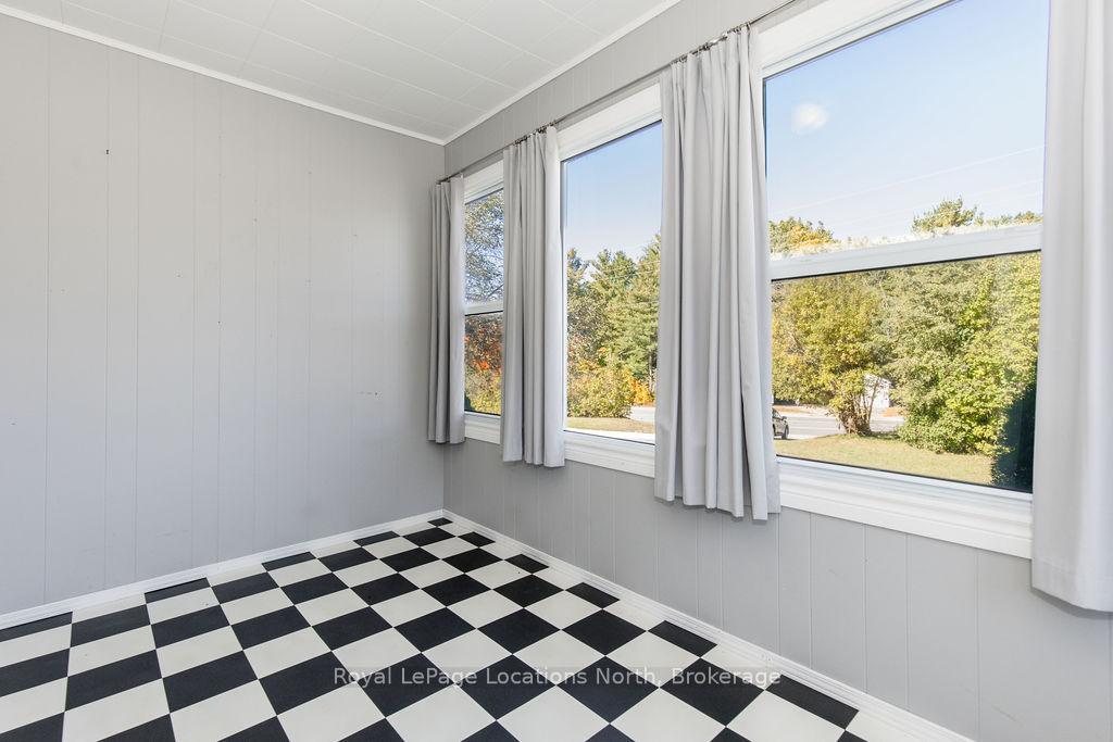 Photo 12 of 5358 Penetanguishene Road, Springwater, Rural Springwater — HOMEH