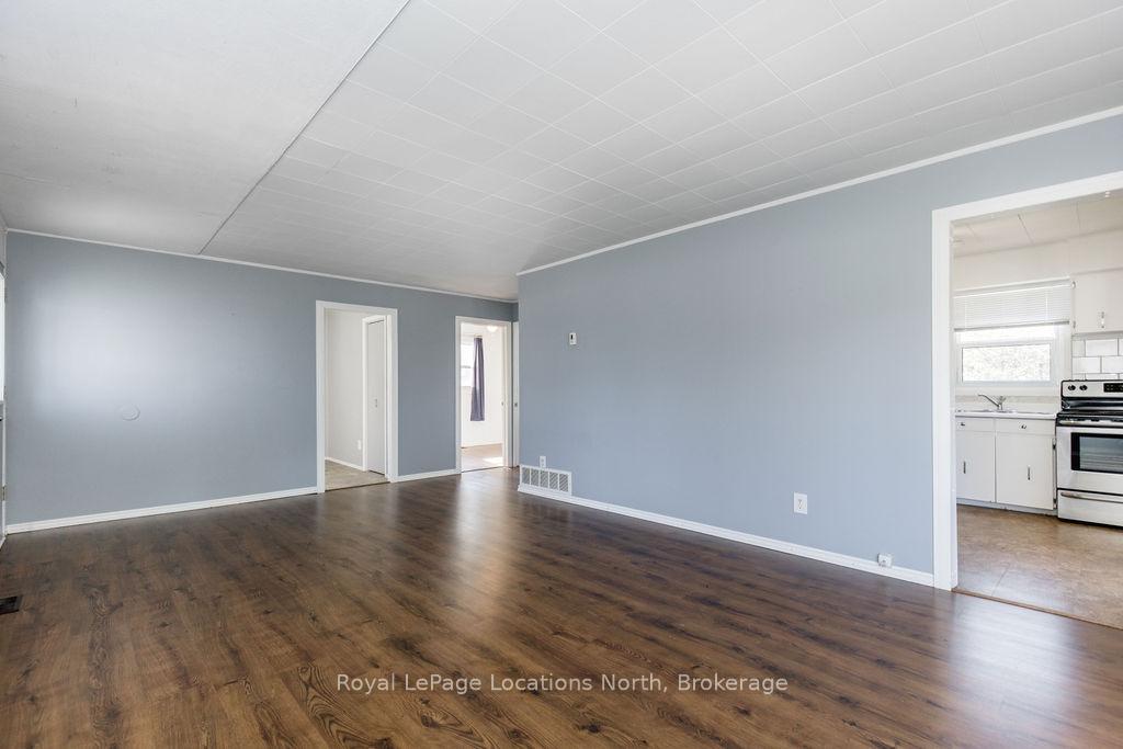 Photo 14 of 5358 Penetanguishene Road, Springwater, Rural Springwater — HOMEH