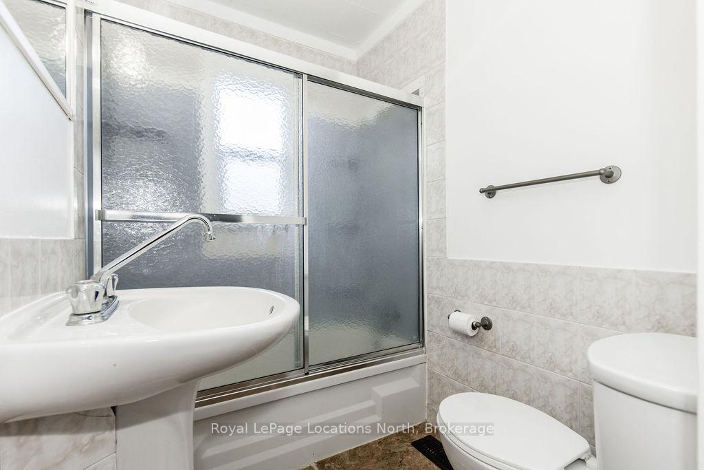 Photo 26 of 5358 Penetanguishene Road, Springwater, Rural Springwater — HOMEH