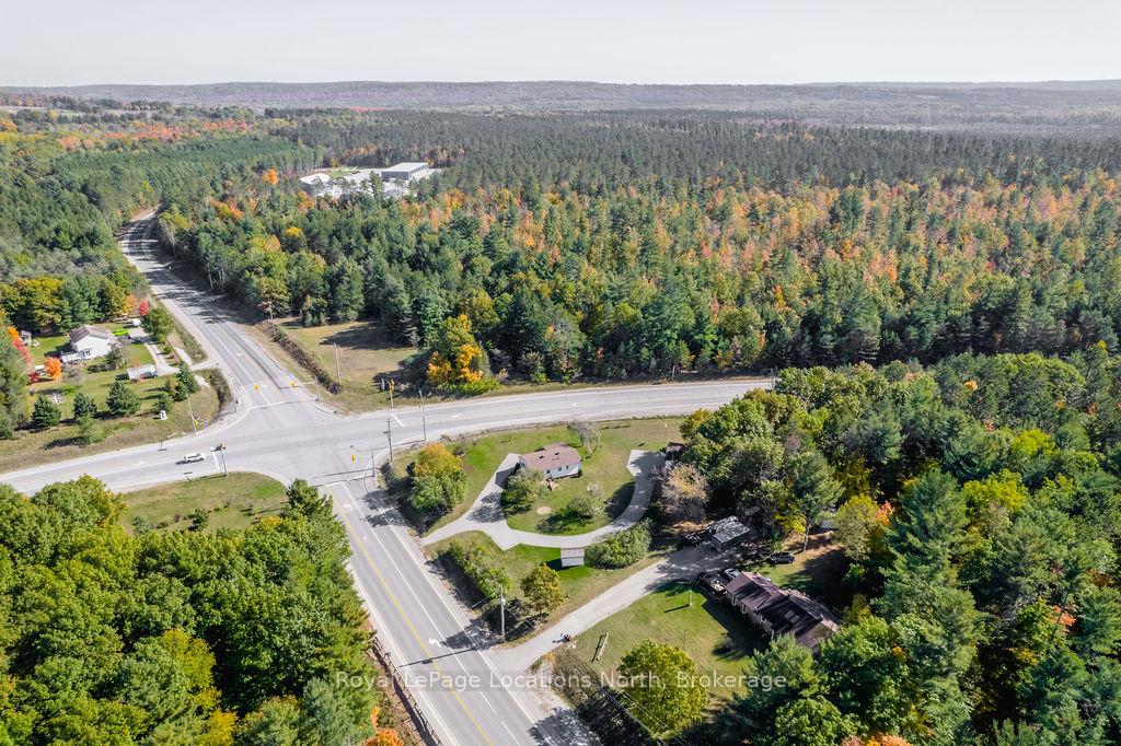 Photo 35 of 5358 Penetanguishene Road, Springwater, Rural Springwater — HOMEH