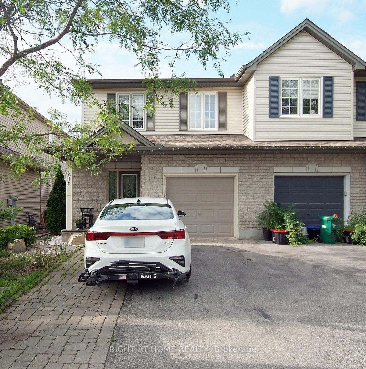 Front of 216 Horseshoe Crescent