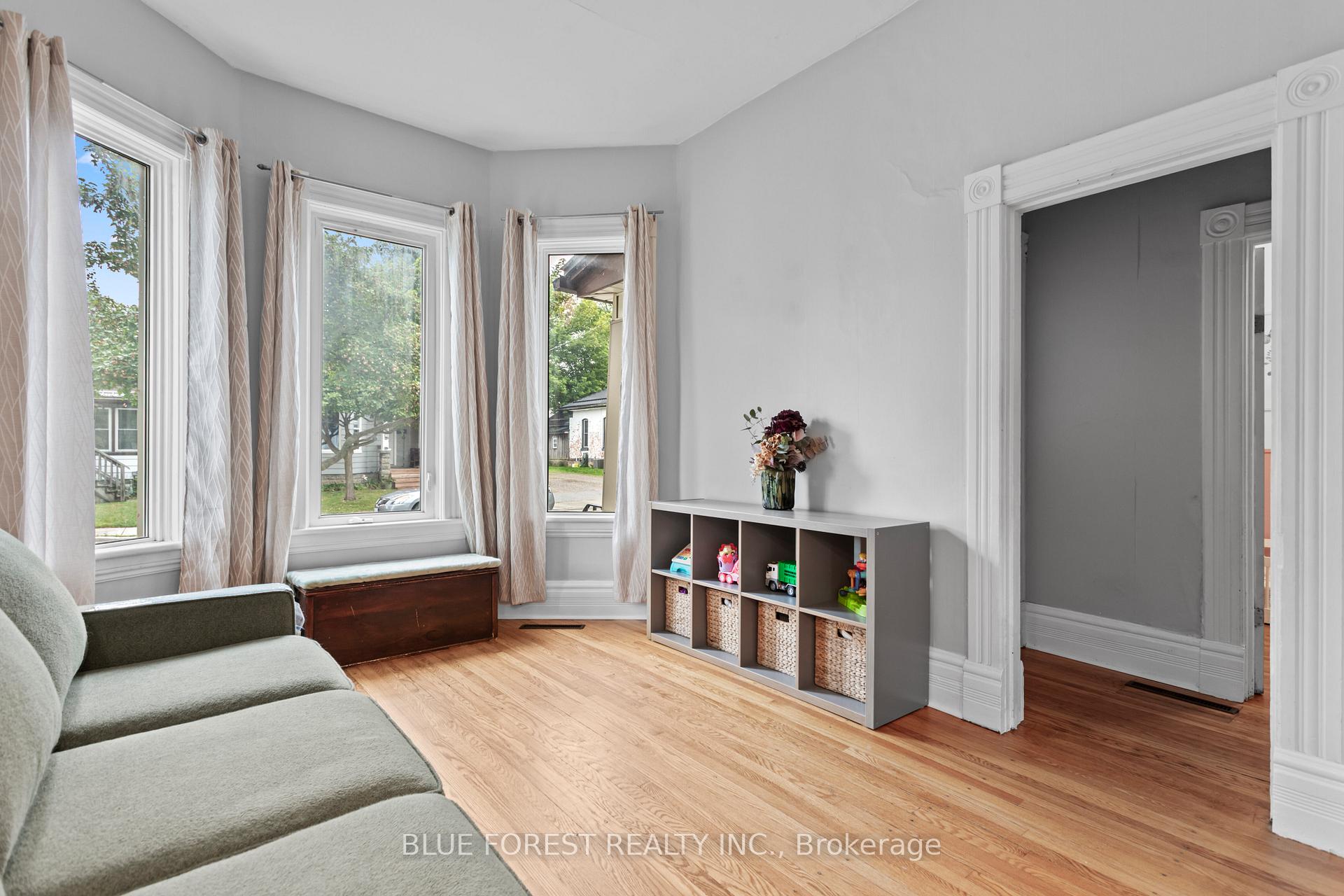 Photo 12 of 94 Manitoba Street, St. Thomas — HOMEH