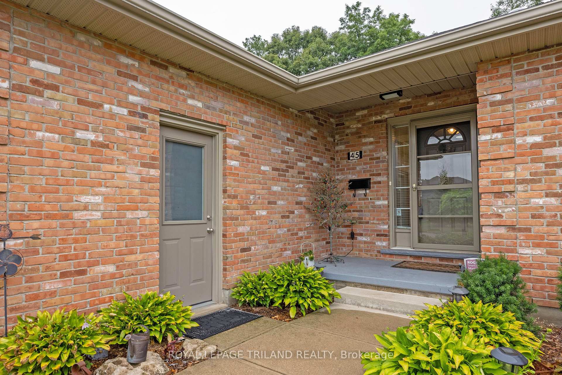 Photo 4 of 45 Mc Gregor Court, St. Thomas — HOMEH
