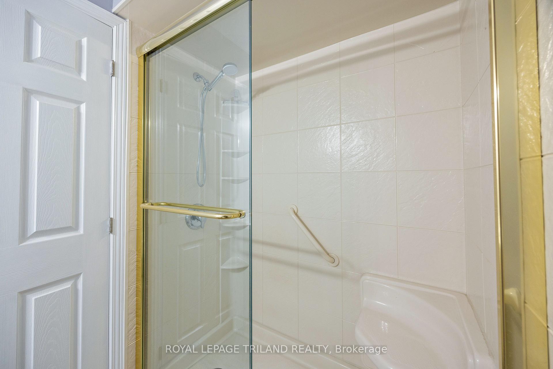 Photo 16 of 45 Mc Gregor Court, St. Thomas — HOMEH