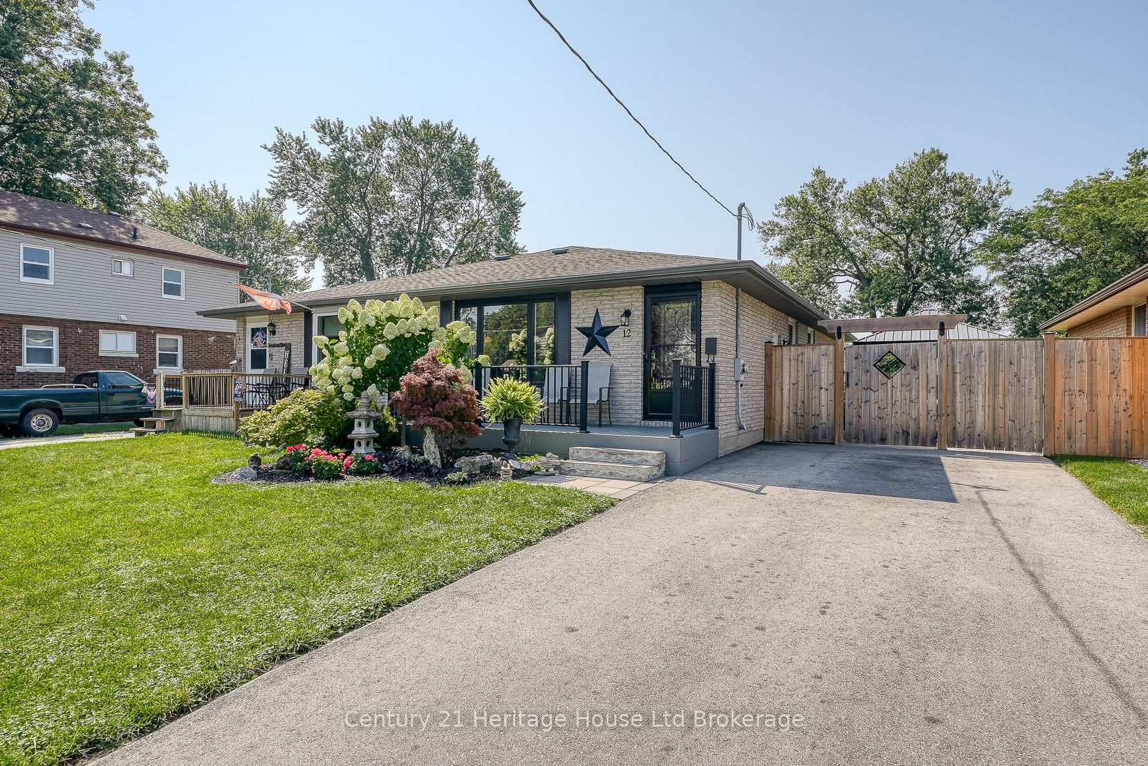 Photo 1 of 12 Steele Street, St. Thomas — HOMEH